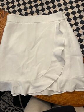 Club Monaco White Ruffle Mini Skirt